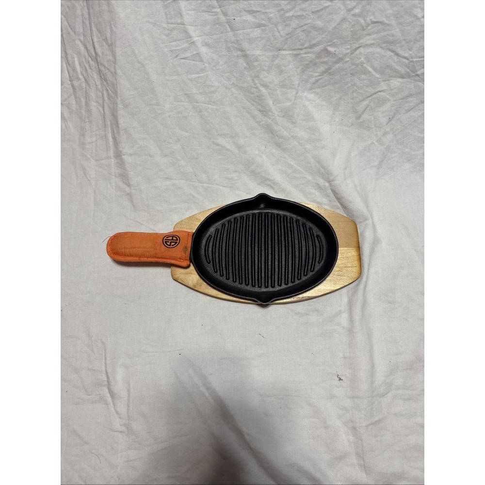 Cast Iron Fajita Platter with Hardwood Base and Handle Cover